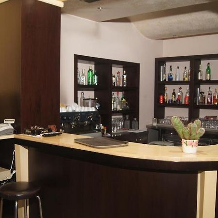 Bristol Hotel טיראנה מראה חיצוני תמונה