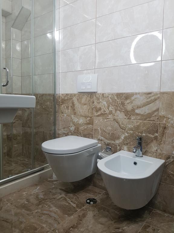 Bristol Hotel טיראנה מראה חיצוני תמונה