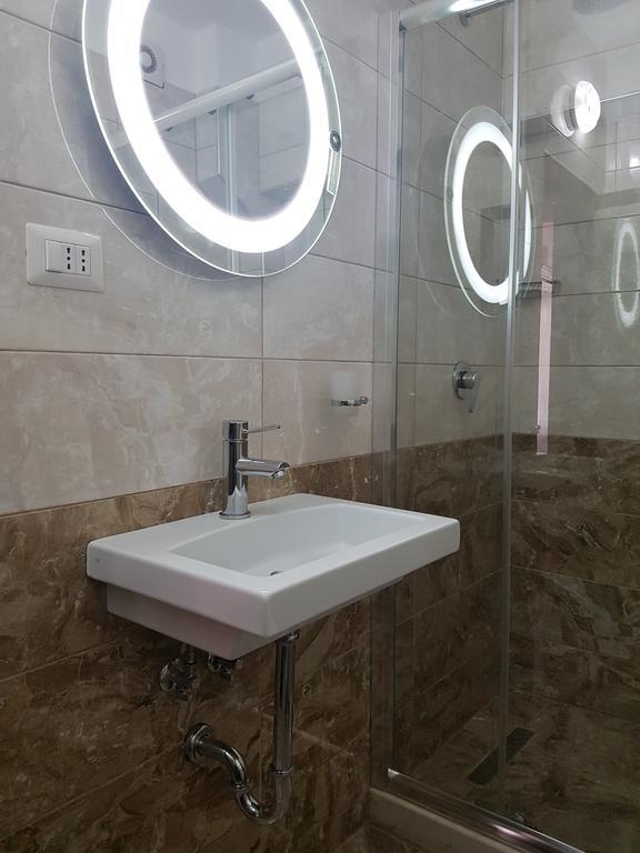Bristol Hotel טיראנה מראה חיצוני תמונה