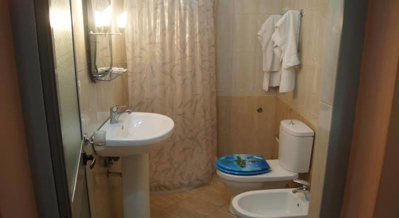 Bristol Hotel טיראנה מראה חיצוני תמונה